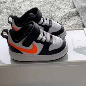Nike Kids Black and Orange Sneakers